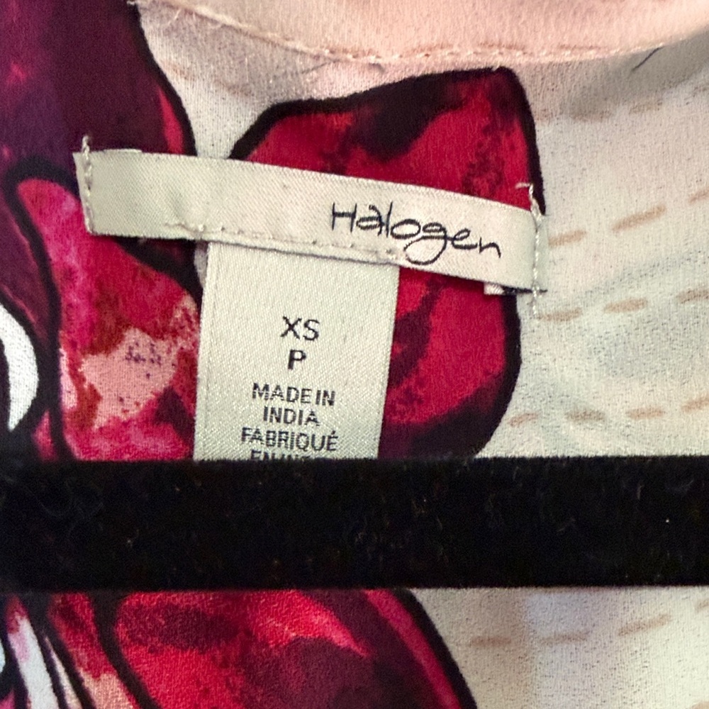 Halogen Floral Sleeveless Blouse - White and Red - Picture 3 of 4